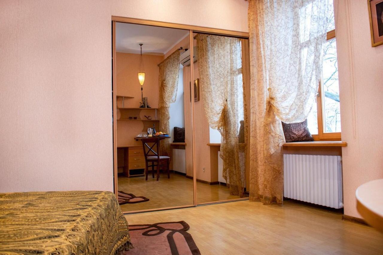 Mini-Hotel In The Very Heart Of Odessa 외부 사진
